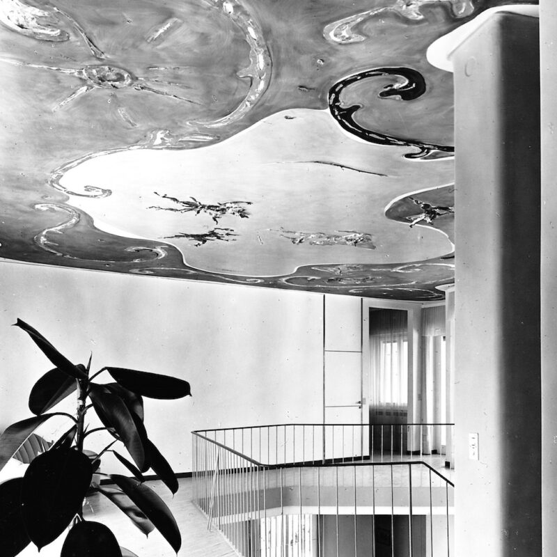 Soffitto di Casa N dipinto con elementi in stucco, Forte dei Marmi, 1956